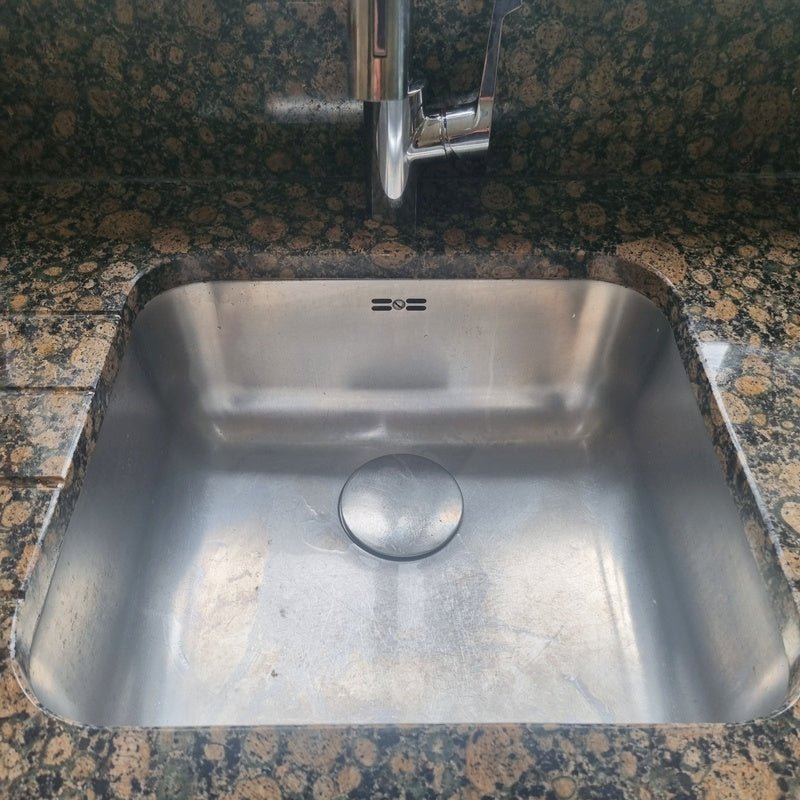 Used - Symphony Urban Kitchen With Utility Room, Granite Worktops and Appliances