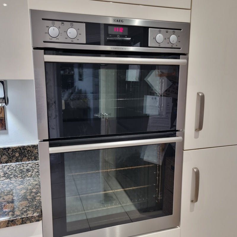 Used - Symphony Urban Kitchen With Utility Room, Granite Worktops and Appliances