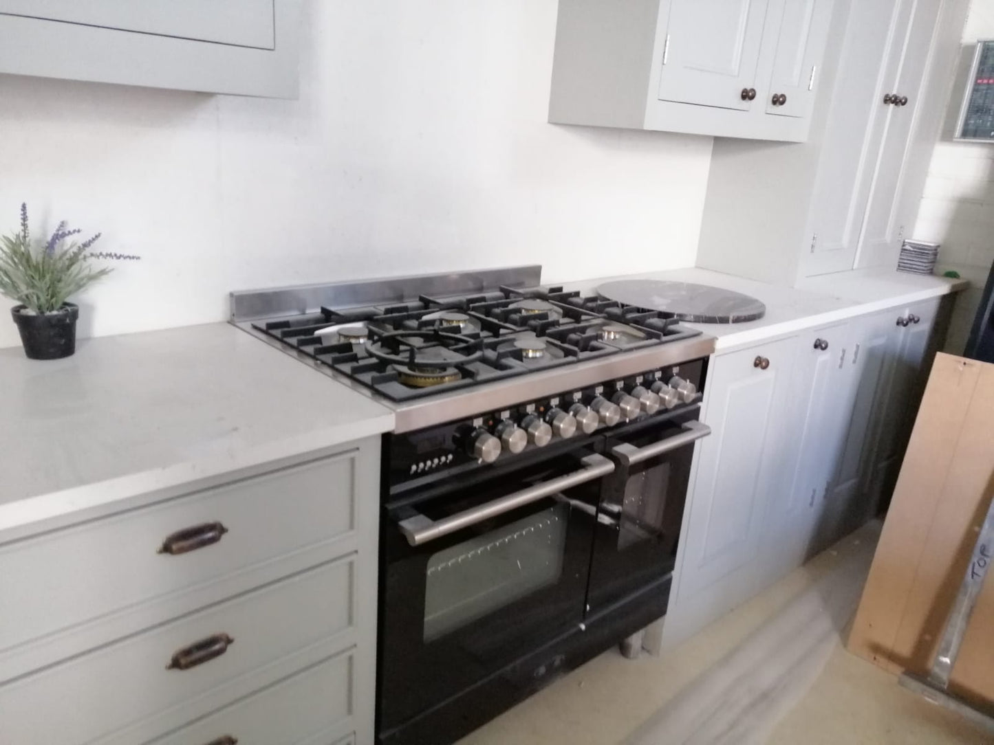 Ex Display Kitchen - Bespoke  - Farrow & Ball  - Quartz Worktops and Appliances