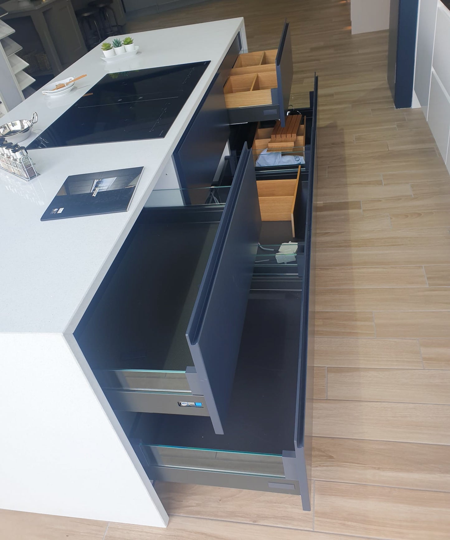 Ex Display Kitchen - Symphony New York - Indigo & Gloss White Kitchen with Worktops